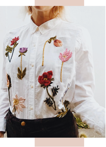 Broderie fleuries sur chemise faite par une couturière